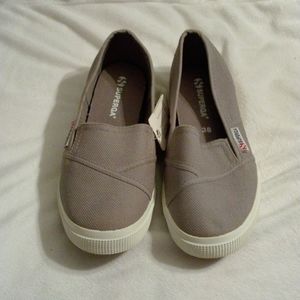 Women's slip on shoes